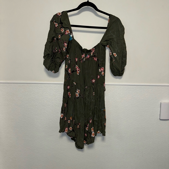 Women's JAASE Shorts Romper Size L Green Floral missing belt - Picture 5 of 10